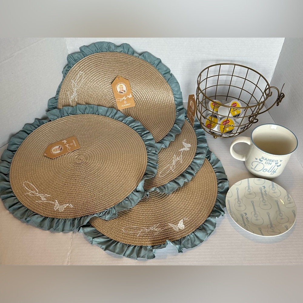 Coffee W/ Dolly Parton Mug & Saucer, 4 Placemats & Coffee Pod Holder GREAT GIFT! - Picture 2 of 11